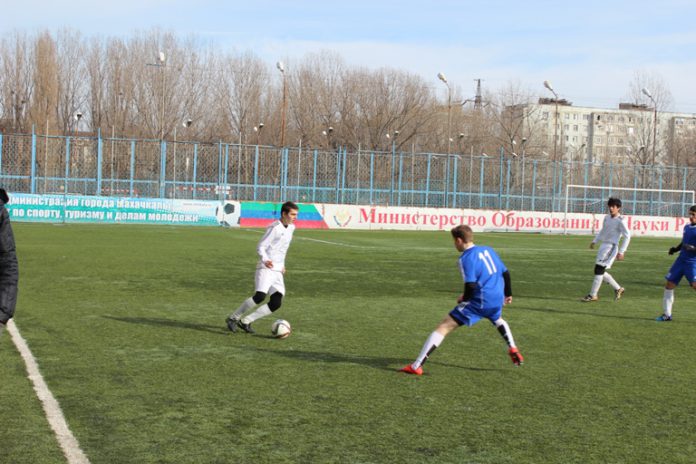 otborniy futbol